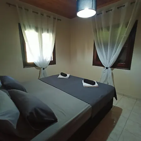 Semesterbostad Sotiritsa's Luxury Agiakampos (Volos)